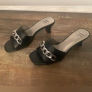 Worthington black 2 1/4" heel. Size 7.5